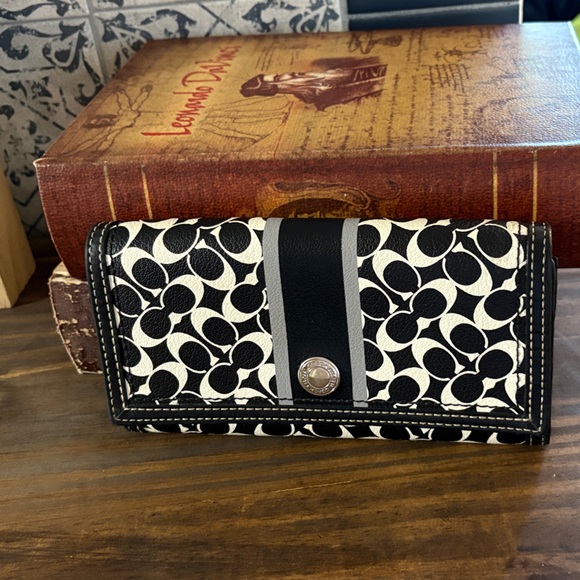 Coach Black and White Wallet - Picture 1 of 6